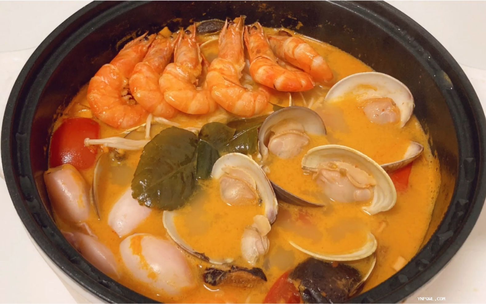 東南亞地區(qū)豐富多樣的菜肴，每一道都有其獨特的風(fēng)味和特